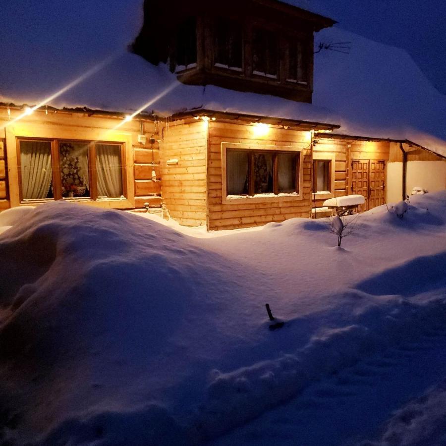 U Huraja Groń Exteriör bild